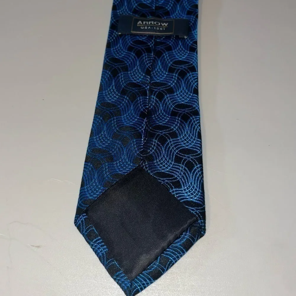Men’s Black and blue Arrow 100% Silk  Dress Neck Tie